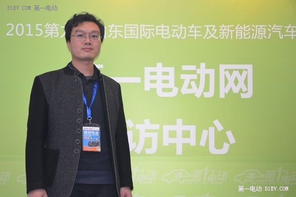 宏瑞世英升級(jí)版新車亮相濟(jì)南車展 來福電動(dòng)車主打“男人情懷