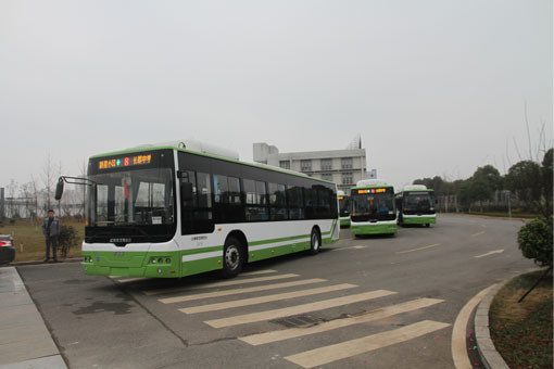 南車時代電動50臺新能源車交付給湖南龍驤