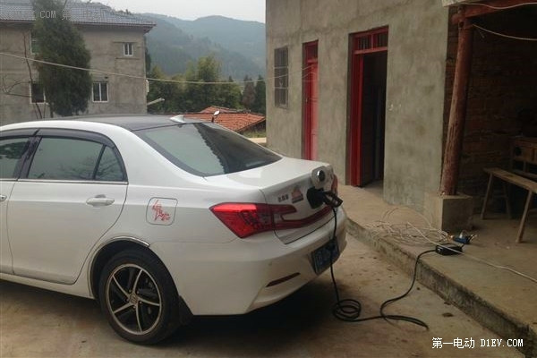真的很難嗎？比亞迪秦車主聊聊充電的那些事兒