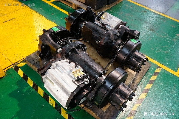 用騰勢(shì)的經(jīng)驗(yàn)技術(shù)造比亞迪超級(jí)電叉車