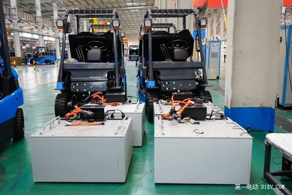 用騰勢(shì)的經(jīng)驗(yàn)技術(shù)造比亞迪超級(jí)電叉車