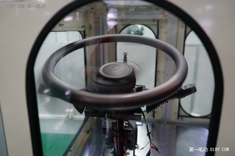 用腾势的经验技术造比亚迪超级电叉车