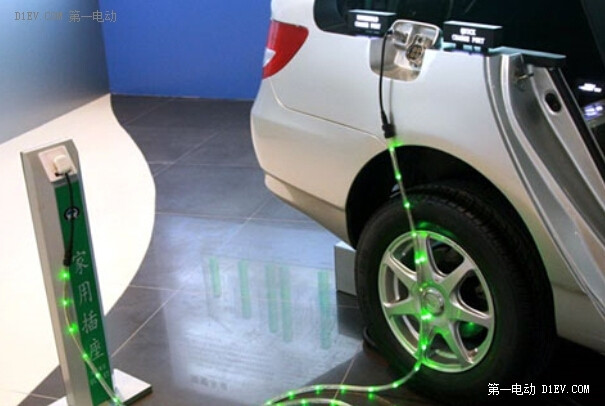 【EV晨報】新能源汽車股狂奔；全新固態(tài)鋰硫電池高效儲能；首批電動汽車分時租賃臨沂投入使用……