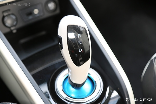 內(nèi)外皆有料 搶先體驗(yàn)江淮iEV5純電動汽車
