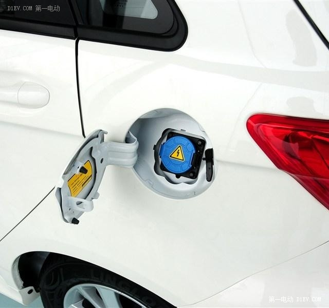 全方位無(wú)死角對(duì)比 看北汽哪款電動(dòng)汽車(chē)最適合你