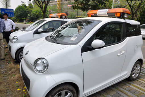 東風(fēng)風(fēng)神E30純電動(dòng)轎車正式在成都雙流國(guó)際機(jī)場(chǎng)投入運(yùn)營(yíng)