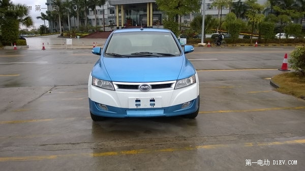 國(guó)產(chǎn)電動(dòng)汽車比亞迪e6