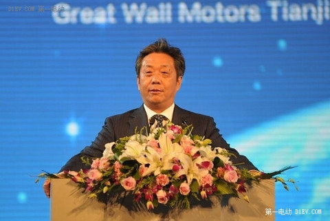 EV晨报|董杨：规划目标难完成；特斯拉车载系统多项升级；成都新能源车将不限行……