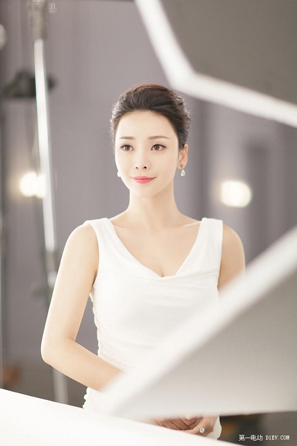上海車展車模不復(fù)存在 揮淚歷數(shù)那些“豪乳美臀”