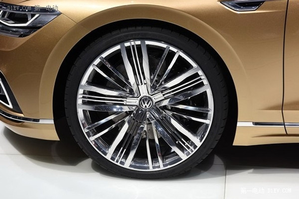 2015上海車展首日成果 11款新能源汽車速覽