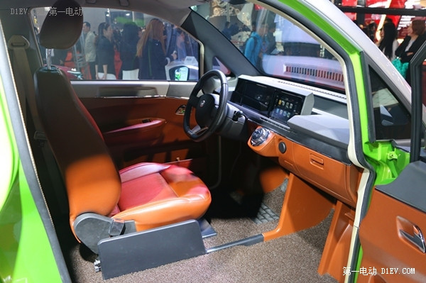 猛狮科技携首款纯电动汽车亮相上海车展