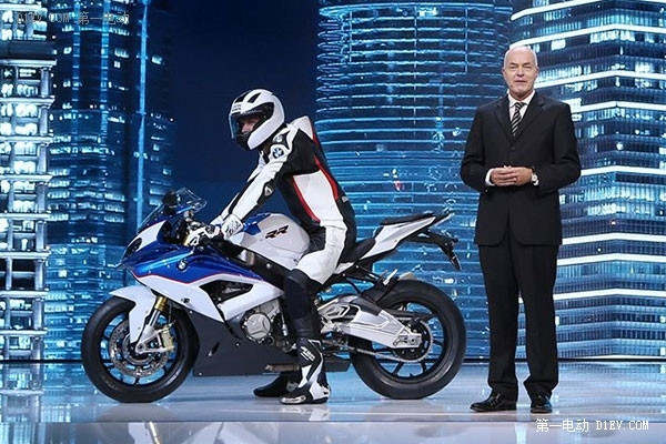 寶馬發(fā)布X5插電式混合動(dòng)力 長遠(yuǎn)將為所有車型推插電版