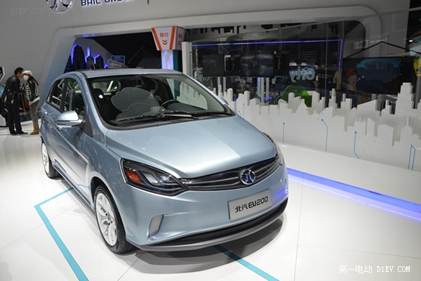 上海車展北汽新能源完美解碼“智行方程E=mc2”