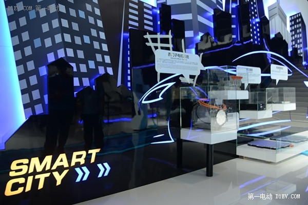 上海車展北汽新能源完美解碼“智行方程E=mc2”