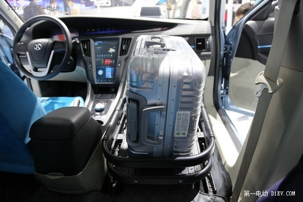上海車展，深度解析北汽新能源3.5款全新電動(dòng)車 