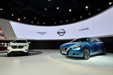 日產(chǎn)LANNIA藍(lán)鳥與日產(chǎn)新樓蘭齊聚2015上海車展
