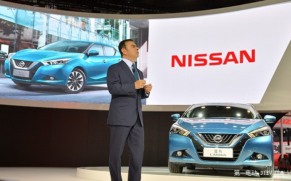 日產(chǎn)LANNIA藍鳥與日產(chǎn)新樓蘭齊聚2015上海車展