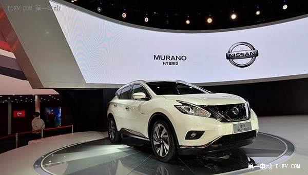 日產(chǎn)LANNIA藍鳥與日產(chǎn)新樓蘭齊聚2015上海車展