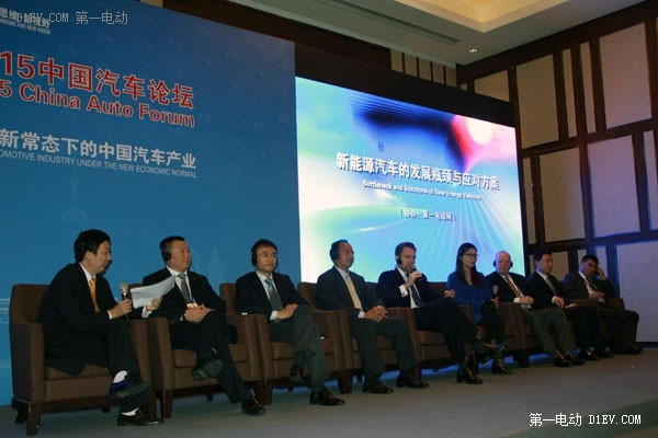 充電瓶頸如何破解？三只手都要抓