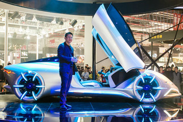 三年内就要量产 博泰人工智能汽车亮相上海车展
