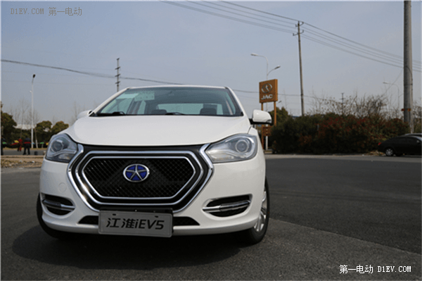 續(xù)航200公里 江淮iEV5電動(dòng)汽車輕松游巢湖