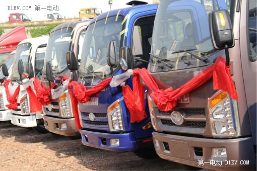 唐駿電動物流車首批上牌交車