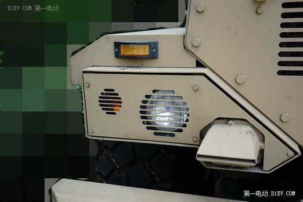 評:解放軍智能無人駕駛4驅防雷反恐戰車