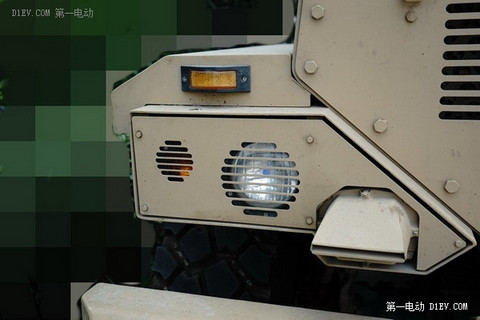 评:解放军智能无人驾驶4驱防雷反恐战车