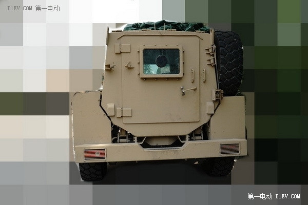 評:解放軍智能無人駕駛4驅防雷反恐戰車