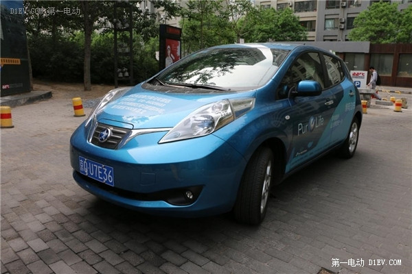 自己開(kāi)車(chē)上班爽么？