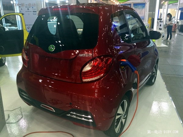 知豆D2世界電動車展全球首發(fā) 續(xù)航升至210公里