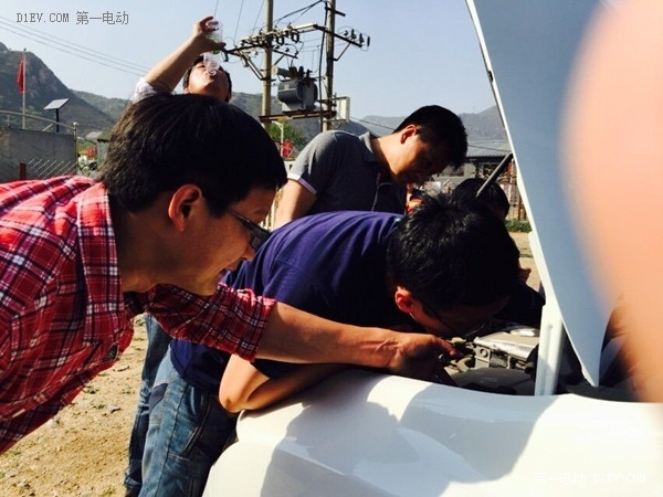 穹頂之下萬物生長 比亞迪E6電動車友蟒山郊游