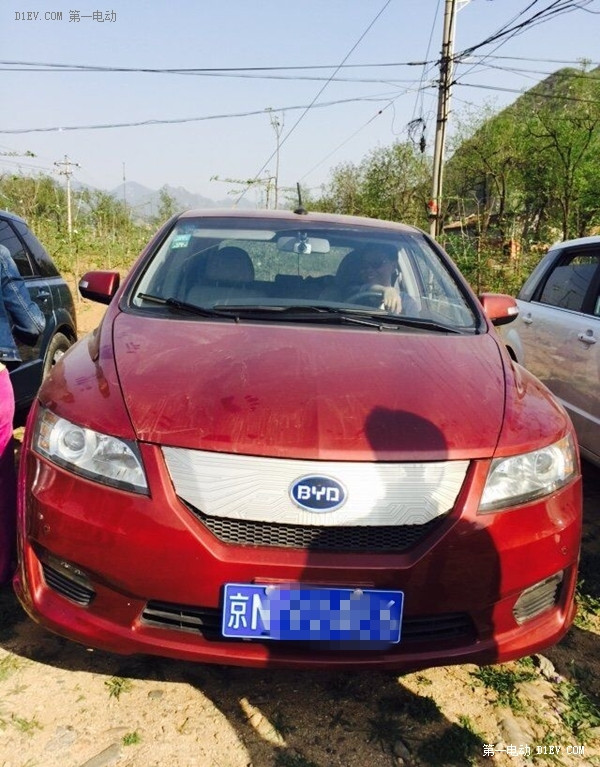 穹頂之下萬物生長 比亞迪E6電動車友蟒山郊游