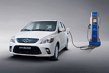 北汽EV200車(chē)主分享二代充電樁+遠(yuǎn)程監(jiān)控使用方法