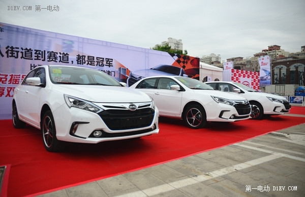 驚艷！比亞迪唐魔鬼四驅(qū)挑戰(zhàn)+雙冠版秦超級(jí)品鑒