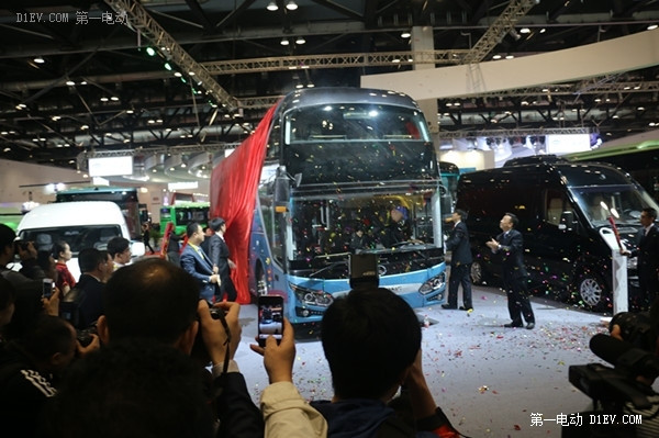 2015道路运输展金龙集团携“三龙”共推新能源客车战略