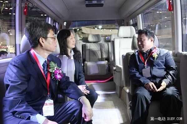 宇通T7車內(nèi)乘坐體驗(yàn)