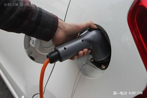 深度解读众泰云100纯电动汽车