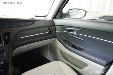 评：综合续航200公里，绅宝D50电动车 