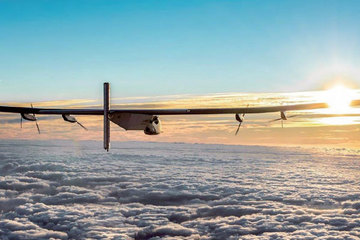 太阳能飞机起飞了，太阳能电动车还远吗？远！