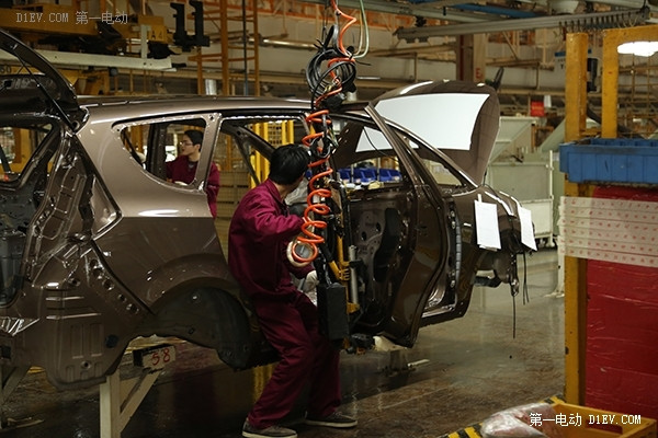 iEV5的搖籃 揭秘江淮汽車合肥工廠總裝生產(chǎn)線