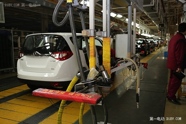 iEV5的搖籃 揭秘江淮汽車合肥工廠總裝生產(chǎn)線