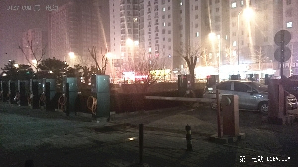 是圈了電動車主的充電車位!?租車公司占用公共充電樁大調查