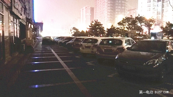 是圈了電動車主的充電車位!?租車公司占用公共充電樁大調查