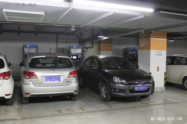 是圈了電動車主的充電車位!?租車公司占用公共充電樁大調查