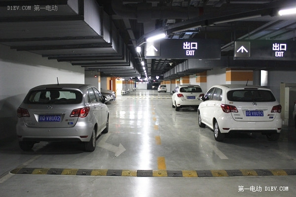 是圈了電動車主的充電車位!?租車公司占用公共充電樁大調查