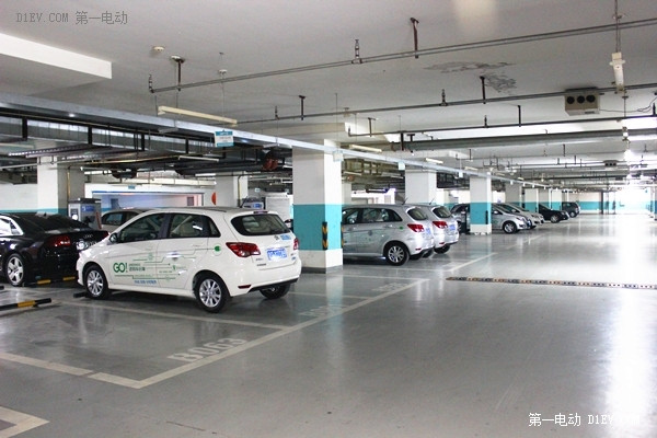 是圈了電動車主的充電車位!?租車公司占用公共充電樁大調查