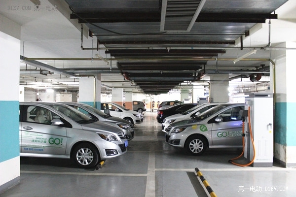 是圈了電動車主的充電車位!?租車公司占用公共充電樁大調查