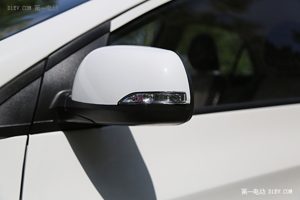 有史以來(lái)最耐看 搶先試駕御捷330微型電動(dòng)汽車