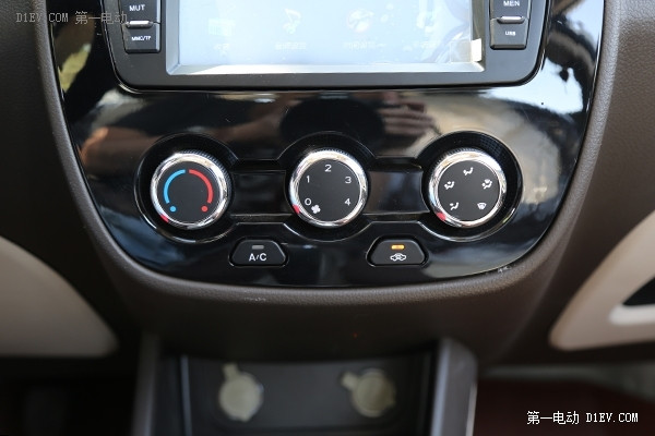 有史以來(lái)最耐看 搶先試駕御捷330微型電動(dòng)汽車